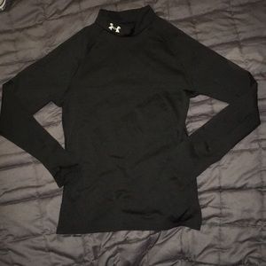 Long sleeve turtleneck fitted. Great condition.
